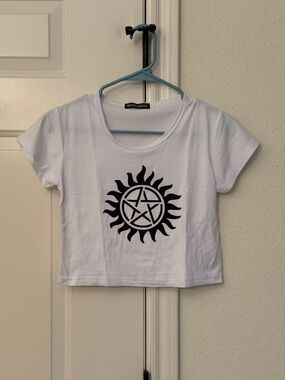Supernatural anti-possession cropped tee. Medium